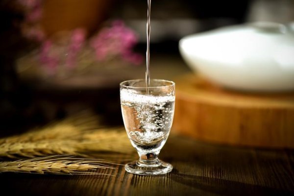 配查信 白酒再次成为关注中心！医生发现：高血压喝白酒时，多留意几点！